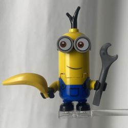 Lego Minifigure mnn011 Minion Kevin - Looking Sideways 2021 The Rise Of Gru Despicable Me (Rare Collectors Item!)