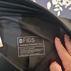 Fig Scrubs
