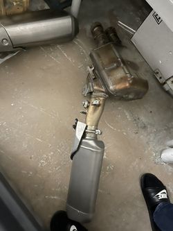Aprilia Rsv4/ Yamaha R1 Oem Exhaust