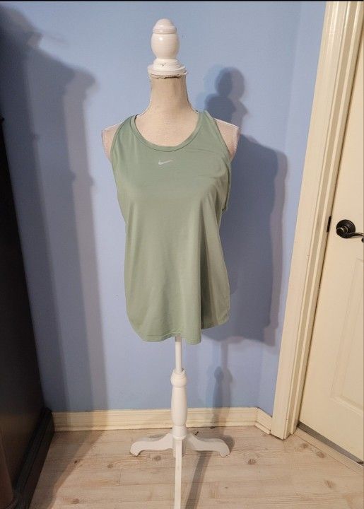 Nike Large Womens Blouse