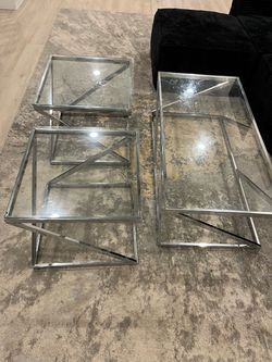 Coffee table 2 end tables