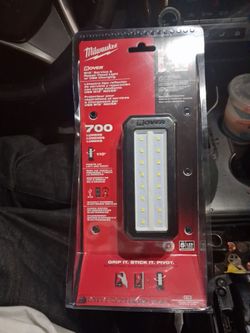 Milwaukee m12 flood light