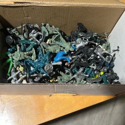 Plastic Army Soldiers- 
