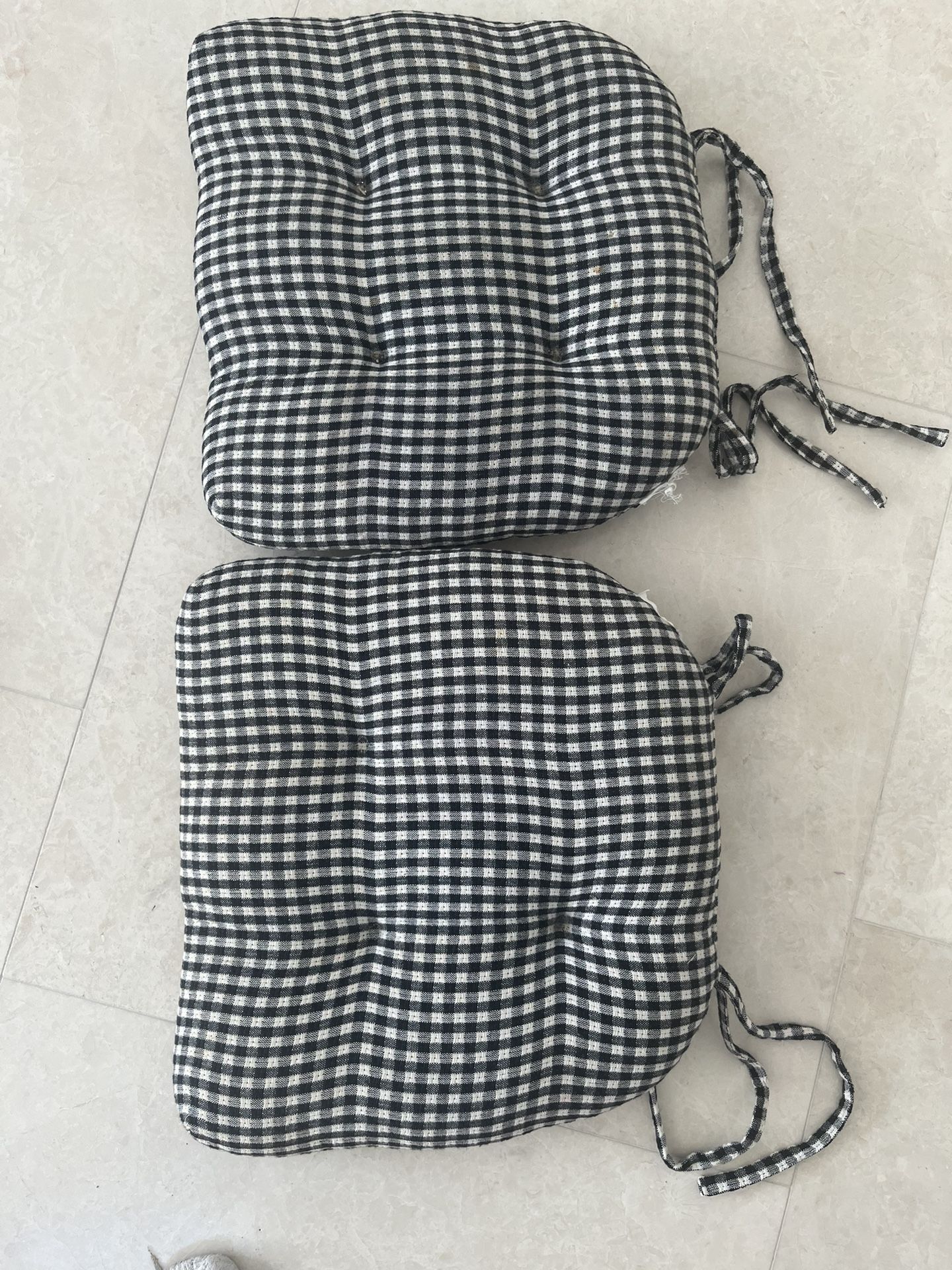 2 Black And White Seat Cushions