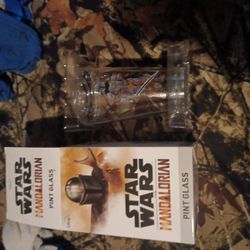 Star Wars the Mandalorian pint glass, in box