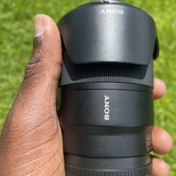 Sony E 18-135mm f/3.5-5.6 OSS