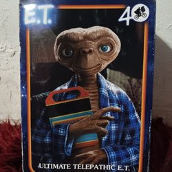 Ultimate Telepathic E.T. figure 