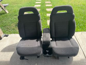 Vendo asientos para   S 10 le kedan dela 96 a la  2006