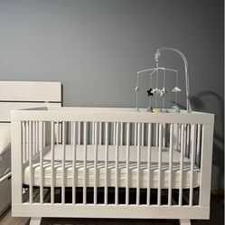 Babyletto crib 3 in 1 + mattress + 3 sheets
