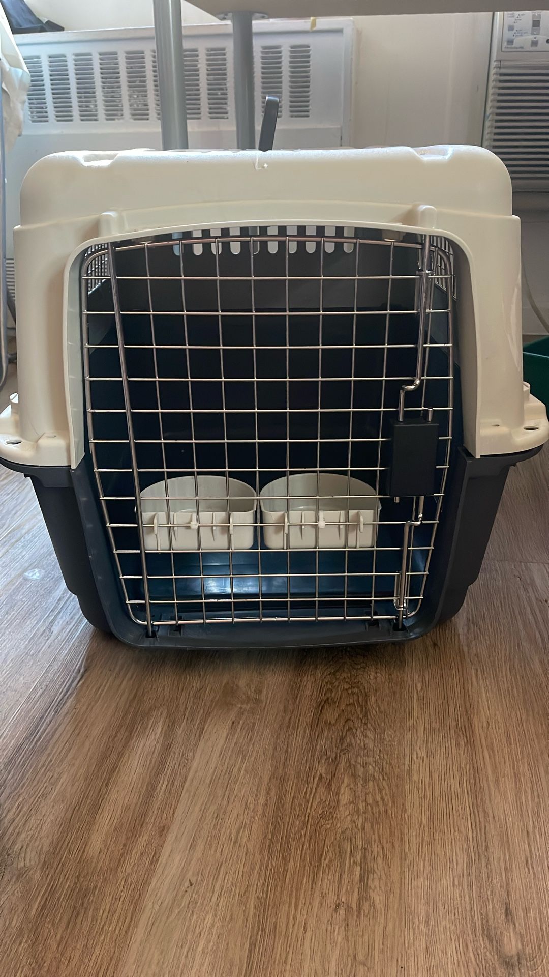 Pet Travel Kennel 27”
