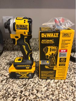 DEWALT 1/4"/ pulg / po (6.35 mm) 3-SPEED IMPACT DRIVER KIT