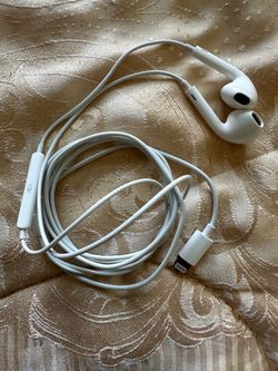Apple EarPods Lightning Cable Connector