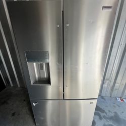 ❄️ French Door Refrigerator – Clean & Reliable, Only $700! 