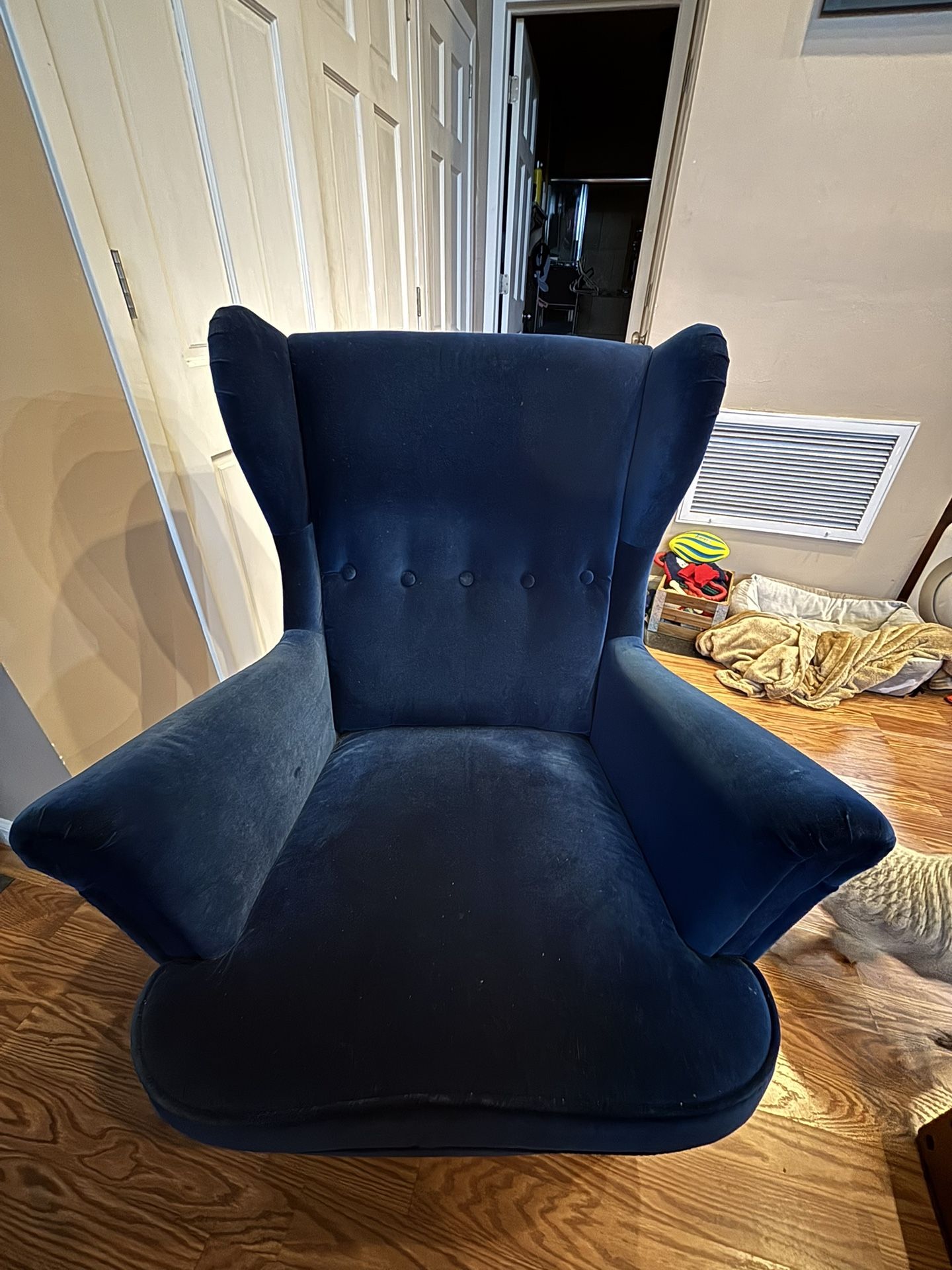 Arm Chair With Ottoman