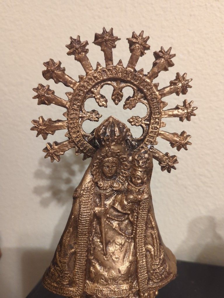 Religious Manaoag Statue