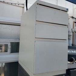 Uline Metal Cabinets