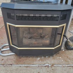 Pelpro Bayview Pellet Stove Insert for Sale in New Chicago, IN - OfferUp