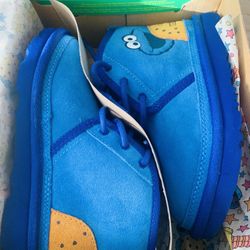 Big Kids Uggs (size 13)