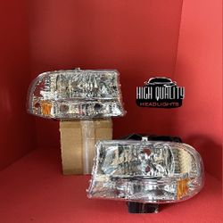 Dodge Dakota 1997. 2004 Headlights.