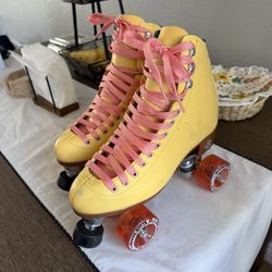 Moxi Beach Bunny Roller Skates Size 7