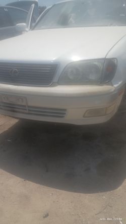 1999 Lexus LS400 for parts