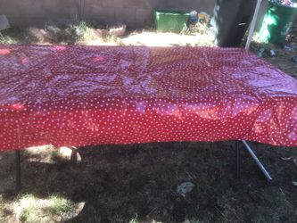 Heavy duty plastic tablecloth polkadots red and white