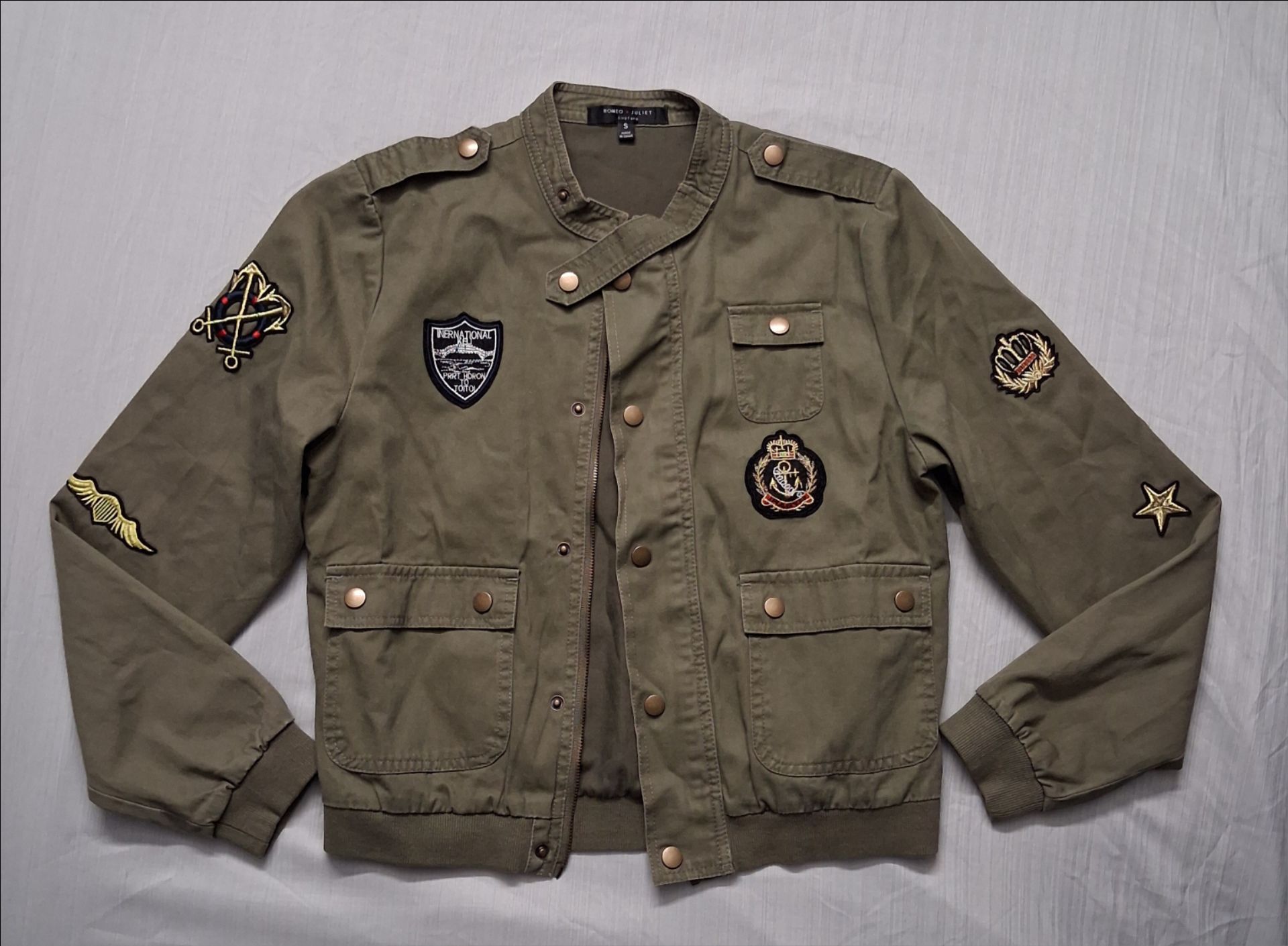 Romeo and Juliet Couture Womens Olive Green Military Patch Utility Jacket