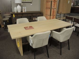 Furniture Classics Emporium Spotlight Dining Table - Light Natural