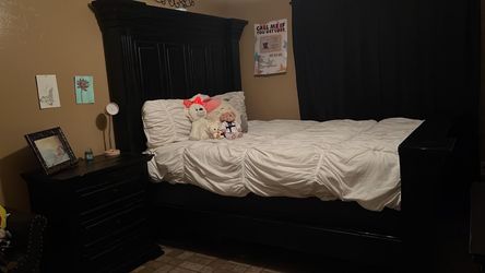 Queen bed for sale