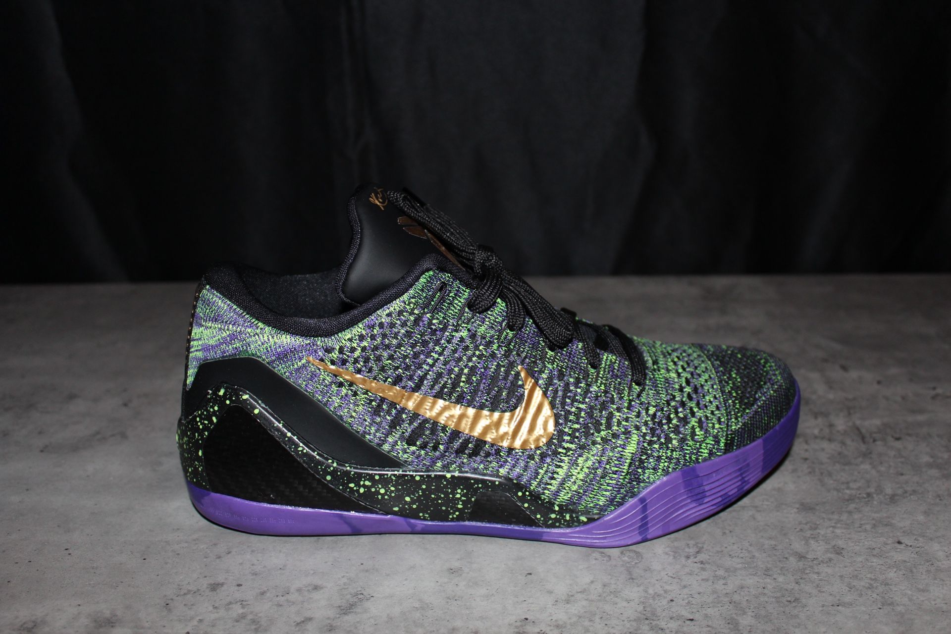 Nike Kobe 9 Low Mamba Moment