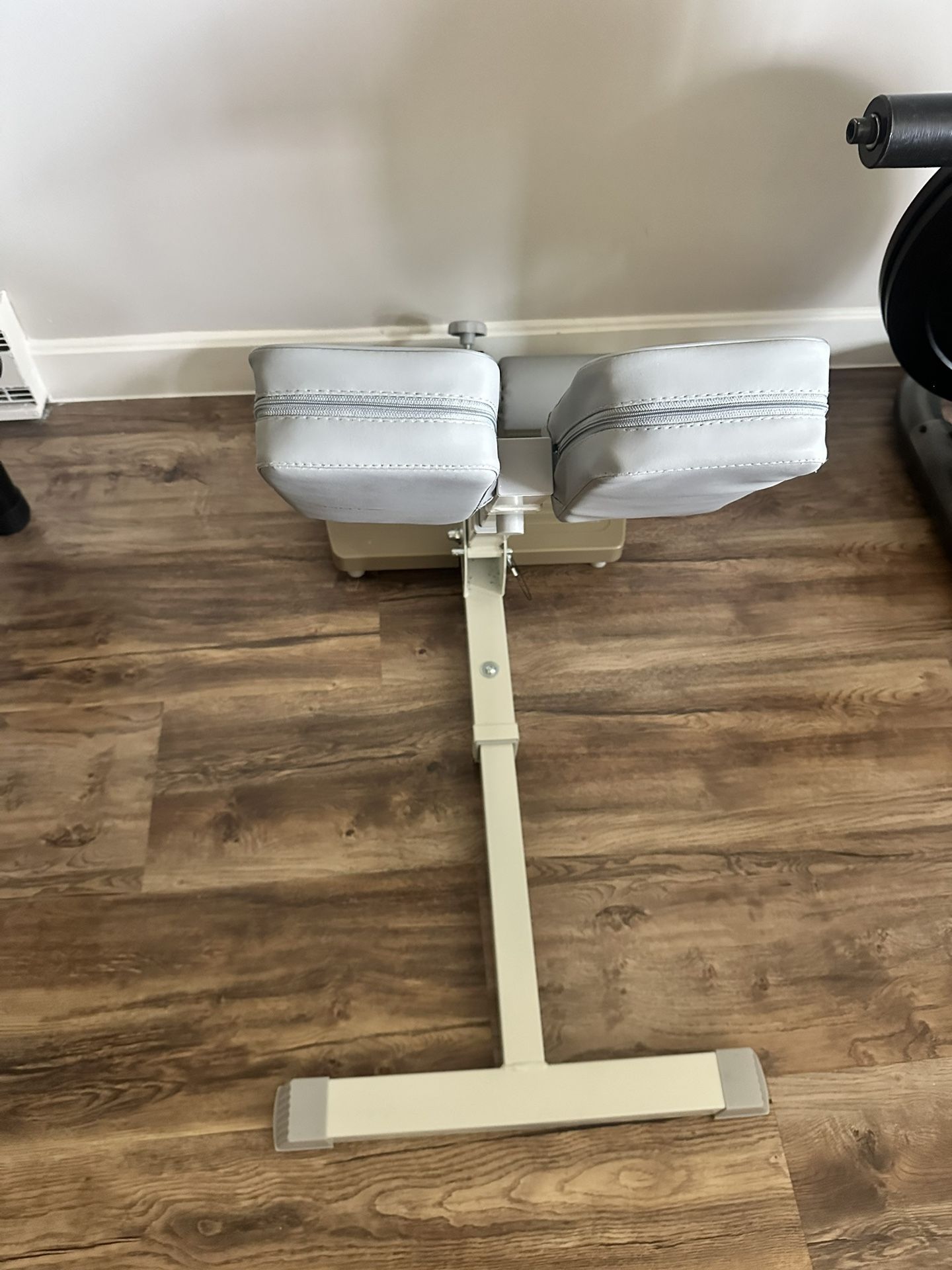 Back Extension Exercise Machine