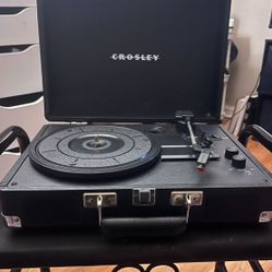 Crosely record player &  bluetooth speaker