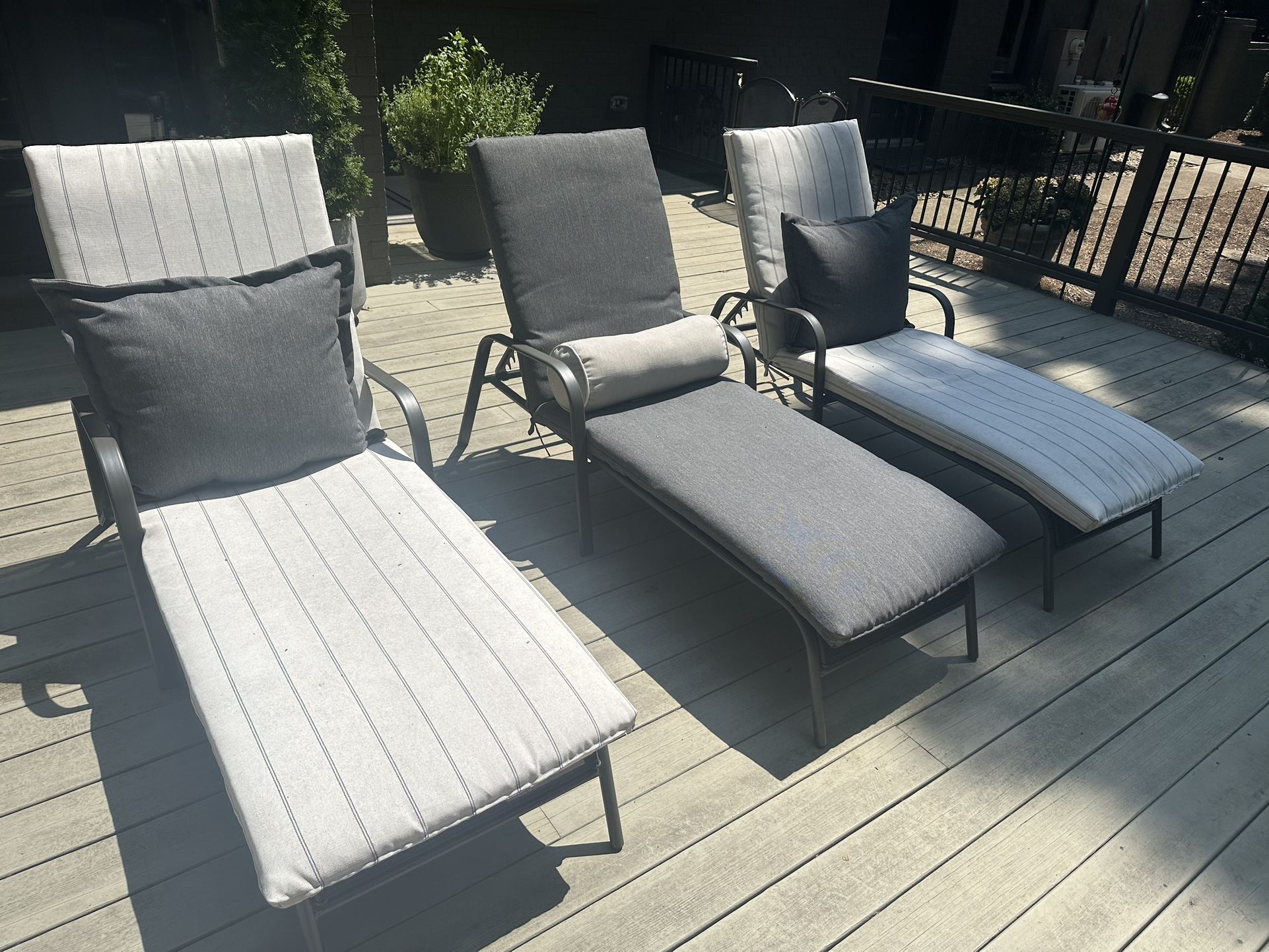 Outdoor Lounges With Pads And Pillows