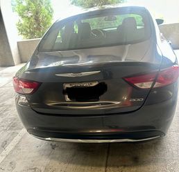2015 Chrysler 200 Limited – Clean Title – $700 OBO