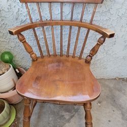 Vintage Ethan Allen Heirloom Nutmeg Colonial Style Comb Back Dining Chair