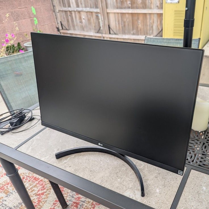 LG 27" HD (1920 x 1080) Monitor