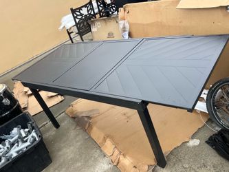 Patio Extendable Table for 6-8