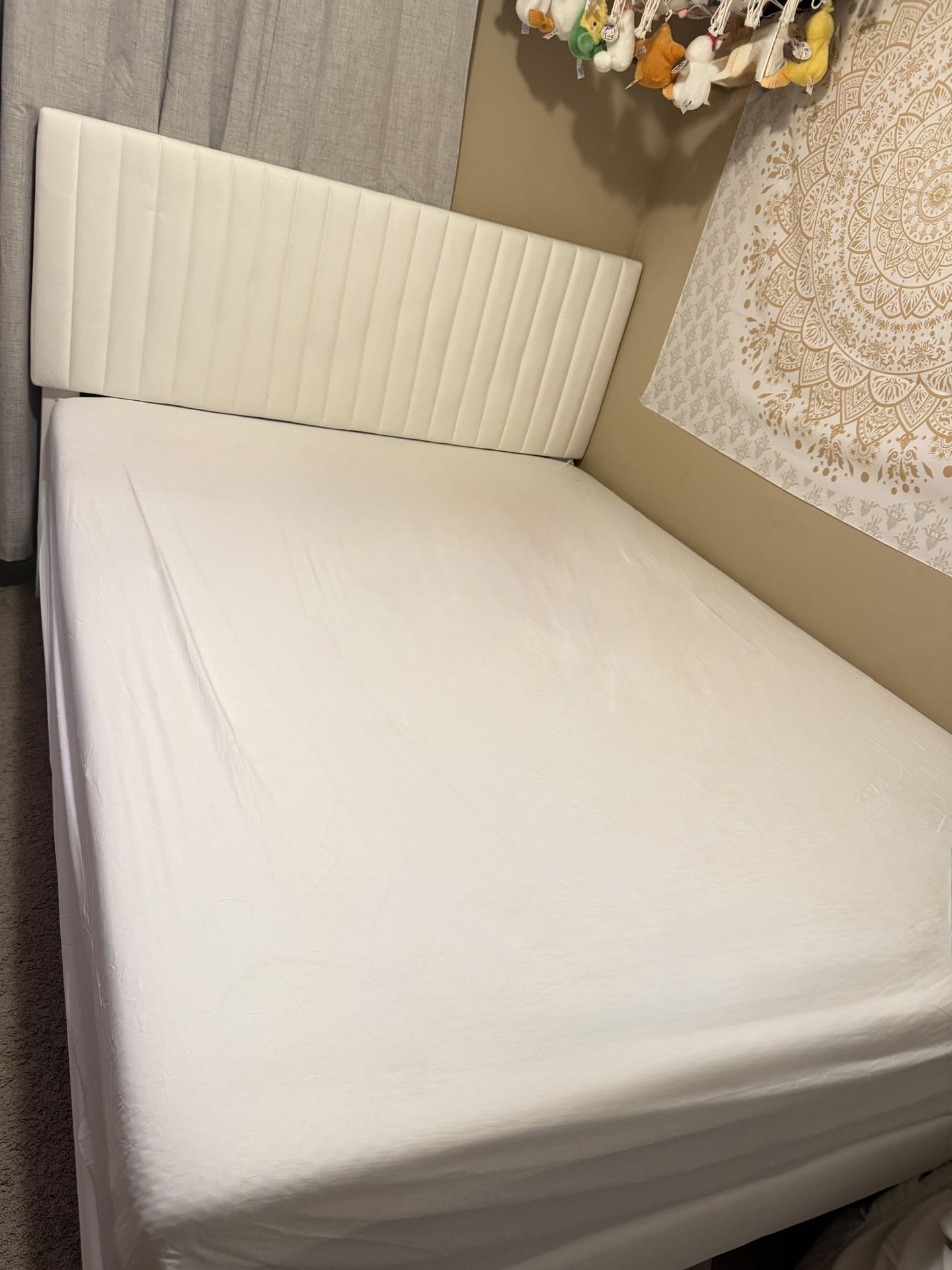 white upholstered bed frame *Queen*