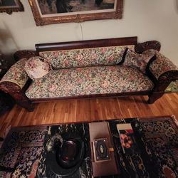 VINTAGE VICTORIAN SOFA