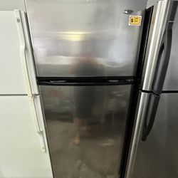 AMANA 28” TOP AND BOTTOM REFRIGERATOR 