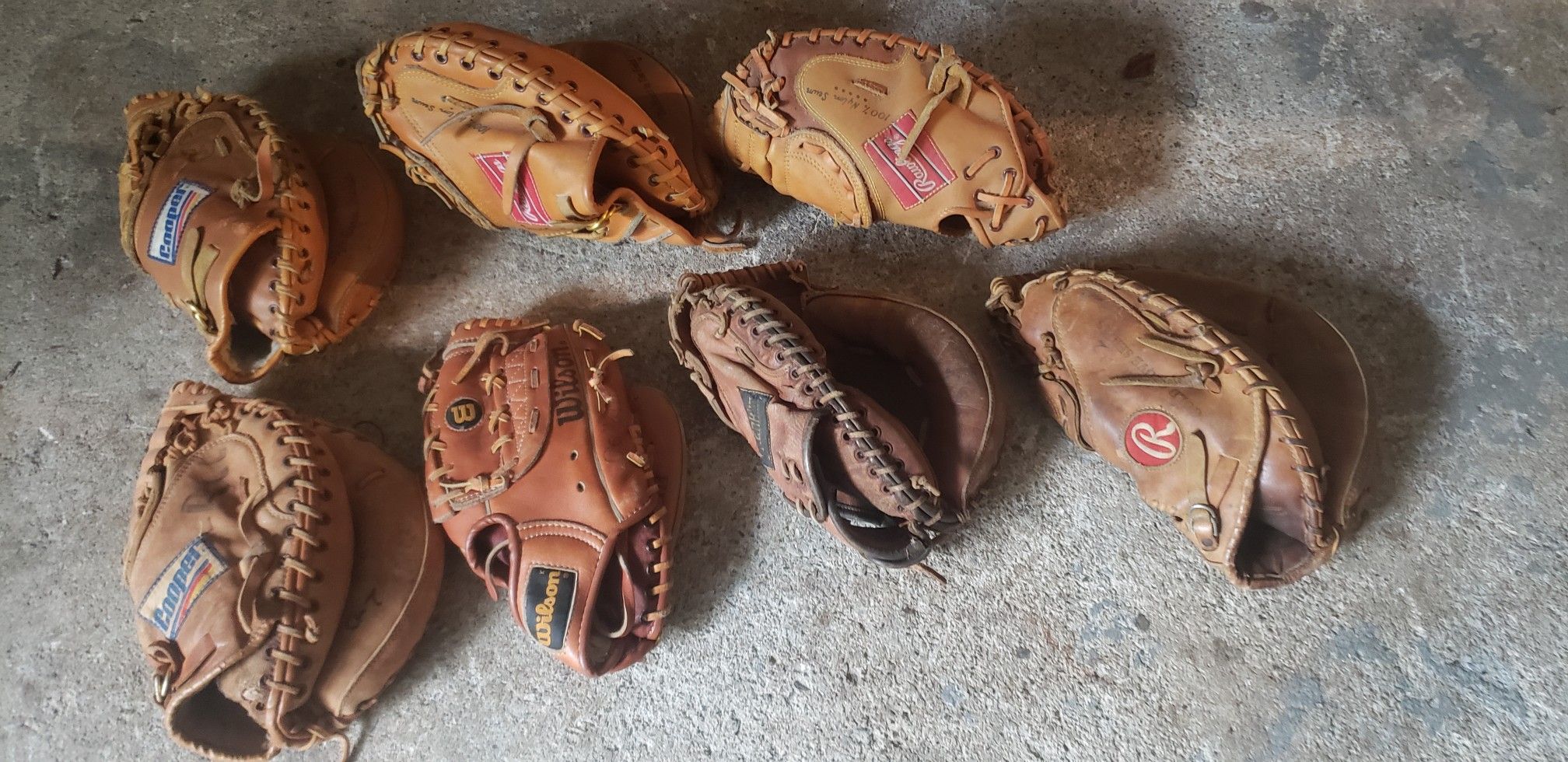 BASEBALL EQUIPTMENT Rawlings * Cooper * Wilson Catchers and 1 infield Glove(s)