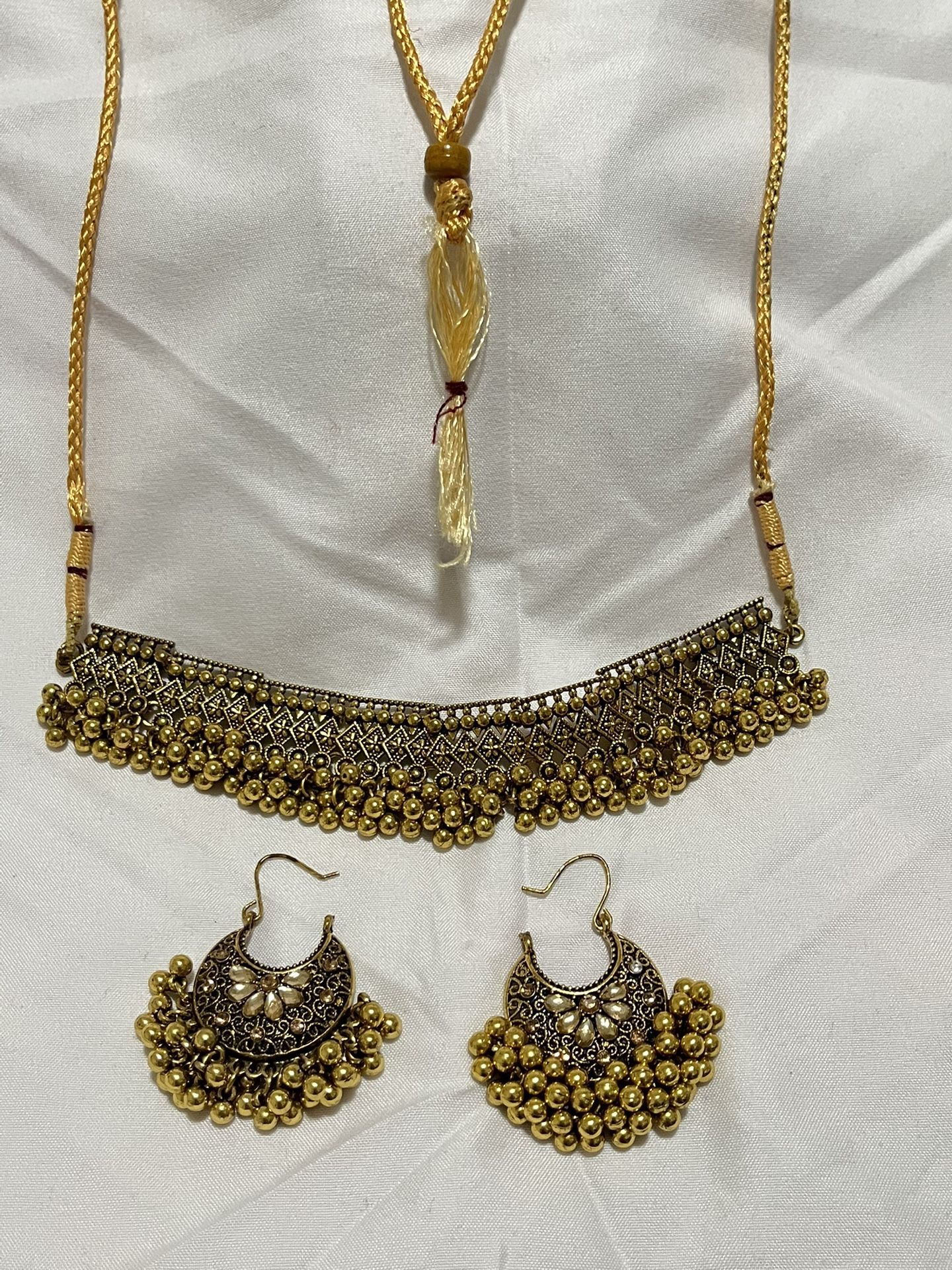 Vintage Style Golden Earrings And Necklace - Desi / Pakistani Jewelry Set