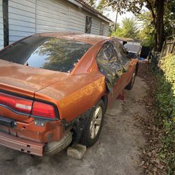 Clean Title Selling Dodge Charger Has 