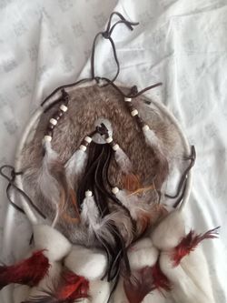 Mandella / Dreamcatcher (fur, wool, feathers, beads)