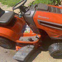 Husqvarna Riding Lawn Mower