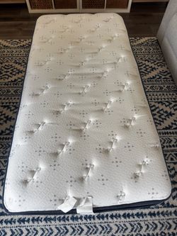Twin Serta mattress