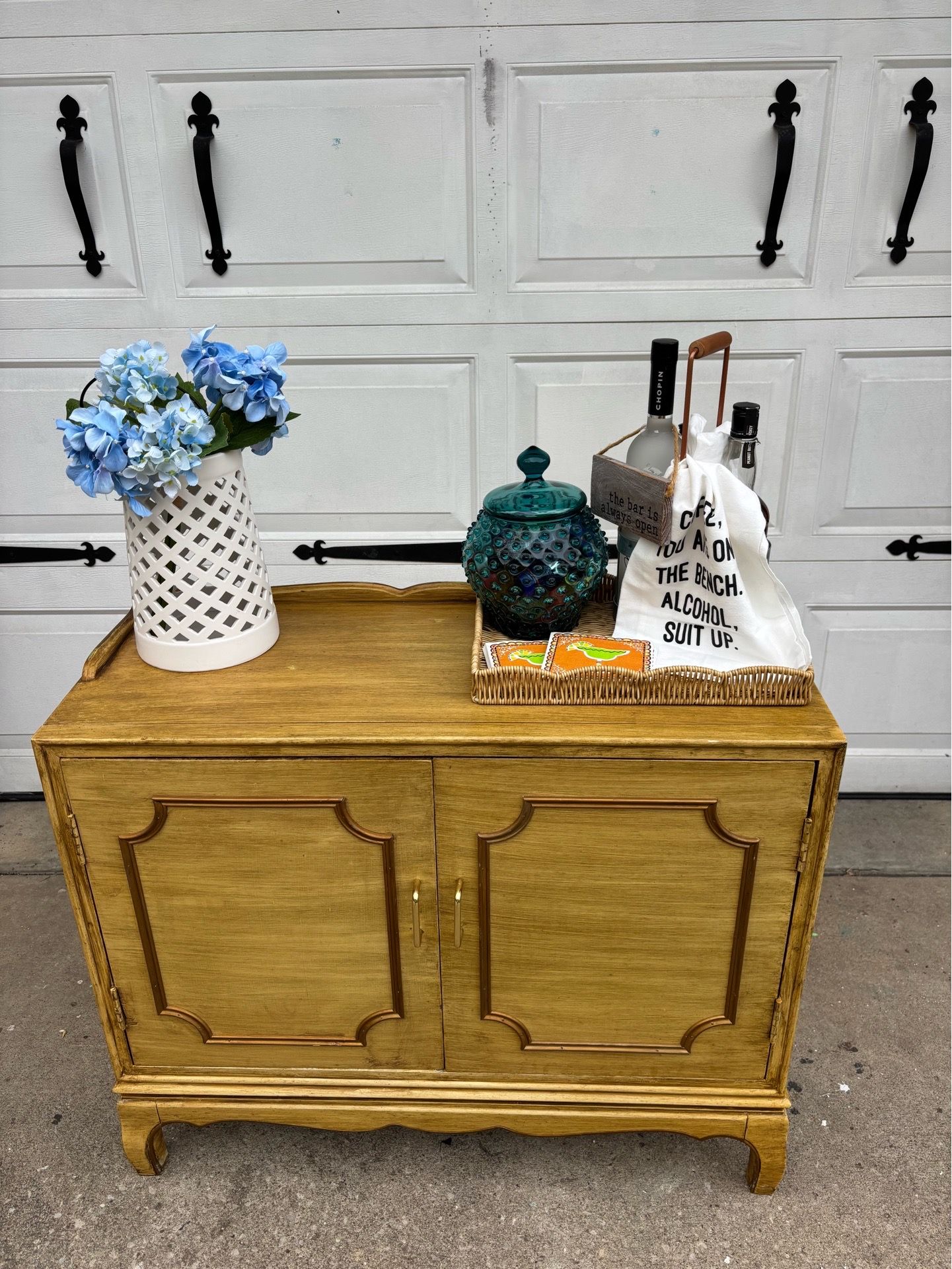 Cute ,Sturdy Coffee/ Bar Liquor Cabinet .