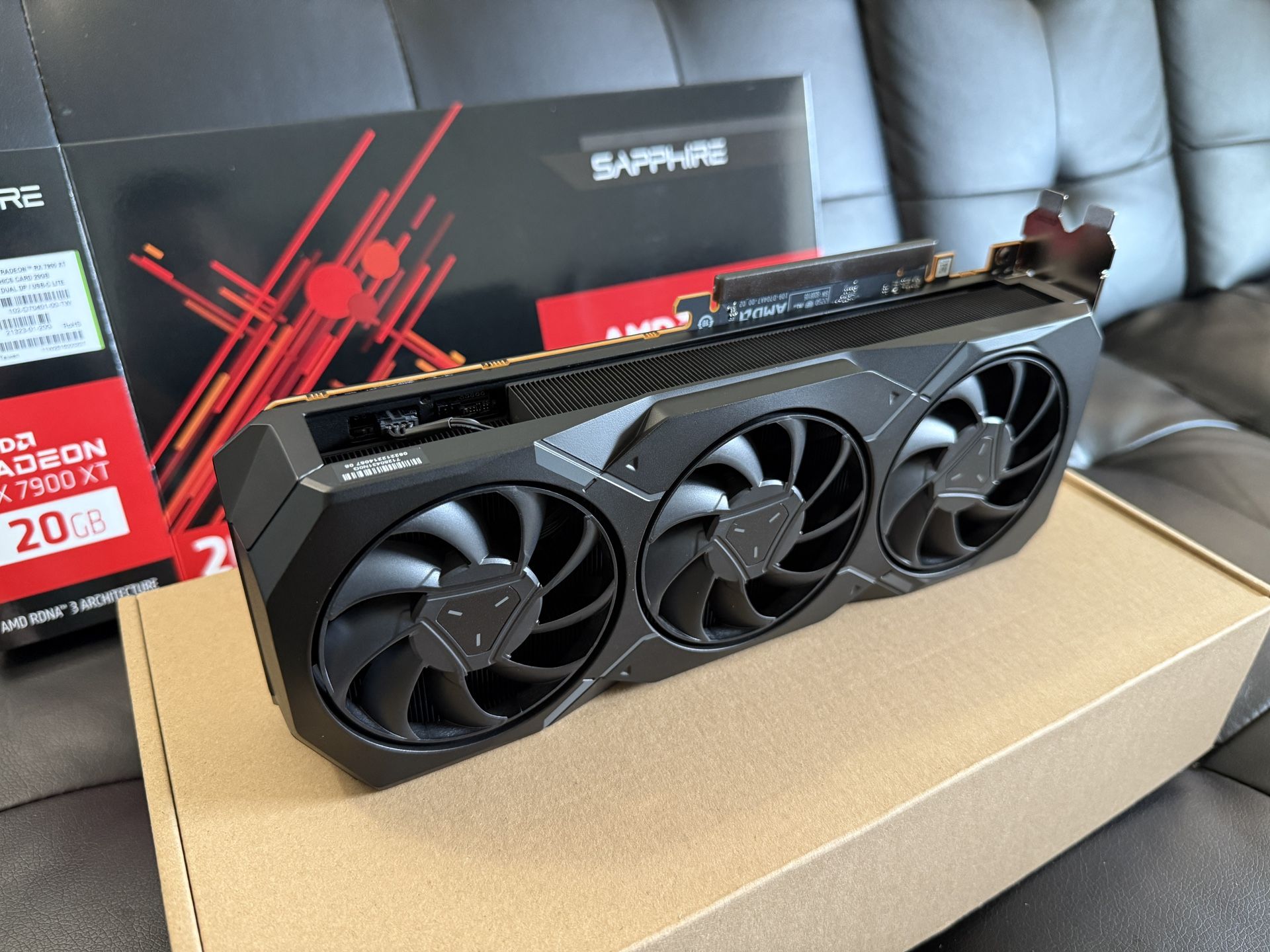 SAPPHIRE Radeon RX 7900 XT 20GB GDDR6 PCI Express 4.0 Video Card