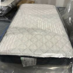Queen MATTRESS -