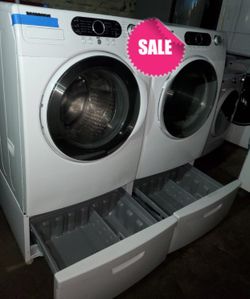 SALE- Samsung front load washer and electric dryer set with pedestals working perfectly